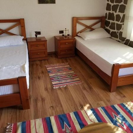 Bed & Breakfast Local Living Edi Berat Dış mekan fotoğraf