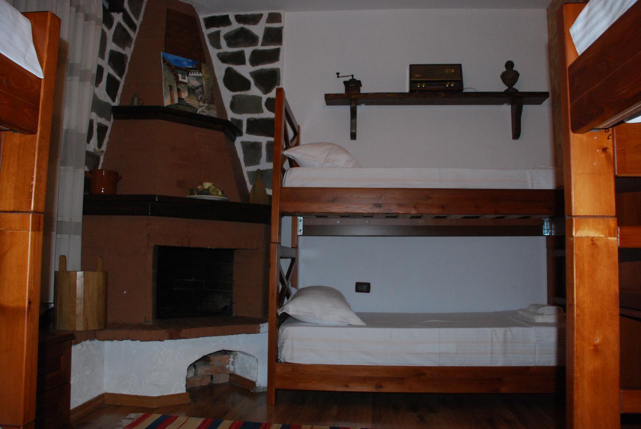 Bed & Breakfast Local Living Edi Berat Dış mekan fotoğraf