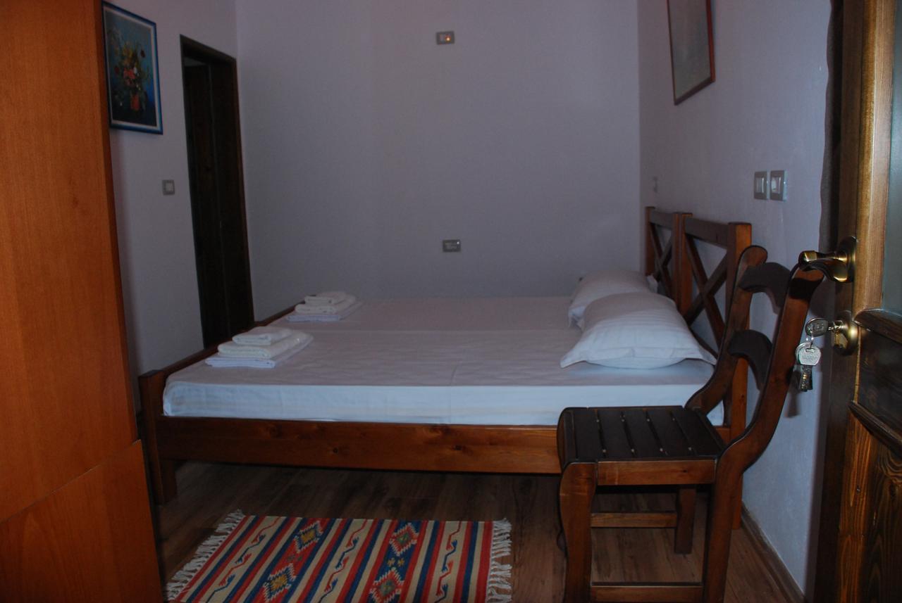 Bed & Breakfast Local Living Edi Berat Dış mekan fotoğraf