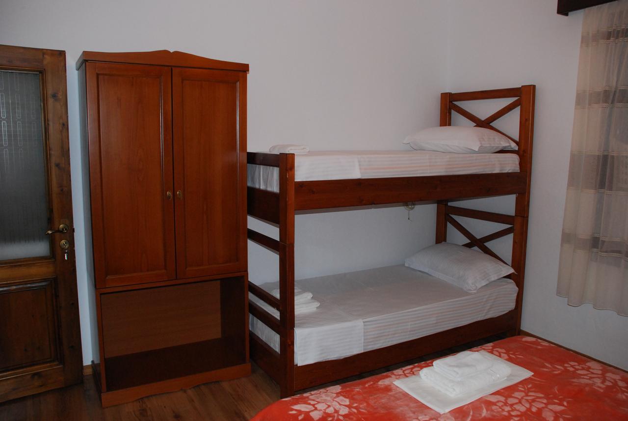 Bed & Breakfast Local Living Edi Berat Dış mekan fotoğraf
