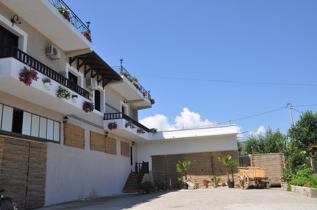 Bed & Breakfast Local Living Edi Berat Dış mekan fotoğraf