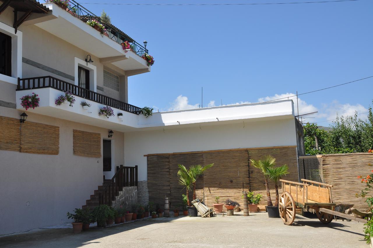 Bed & Breakfast Local Living Edi Berat Dış mekan fotoğraf