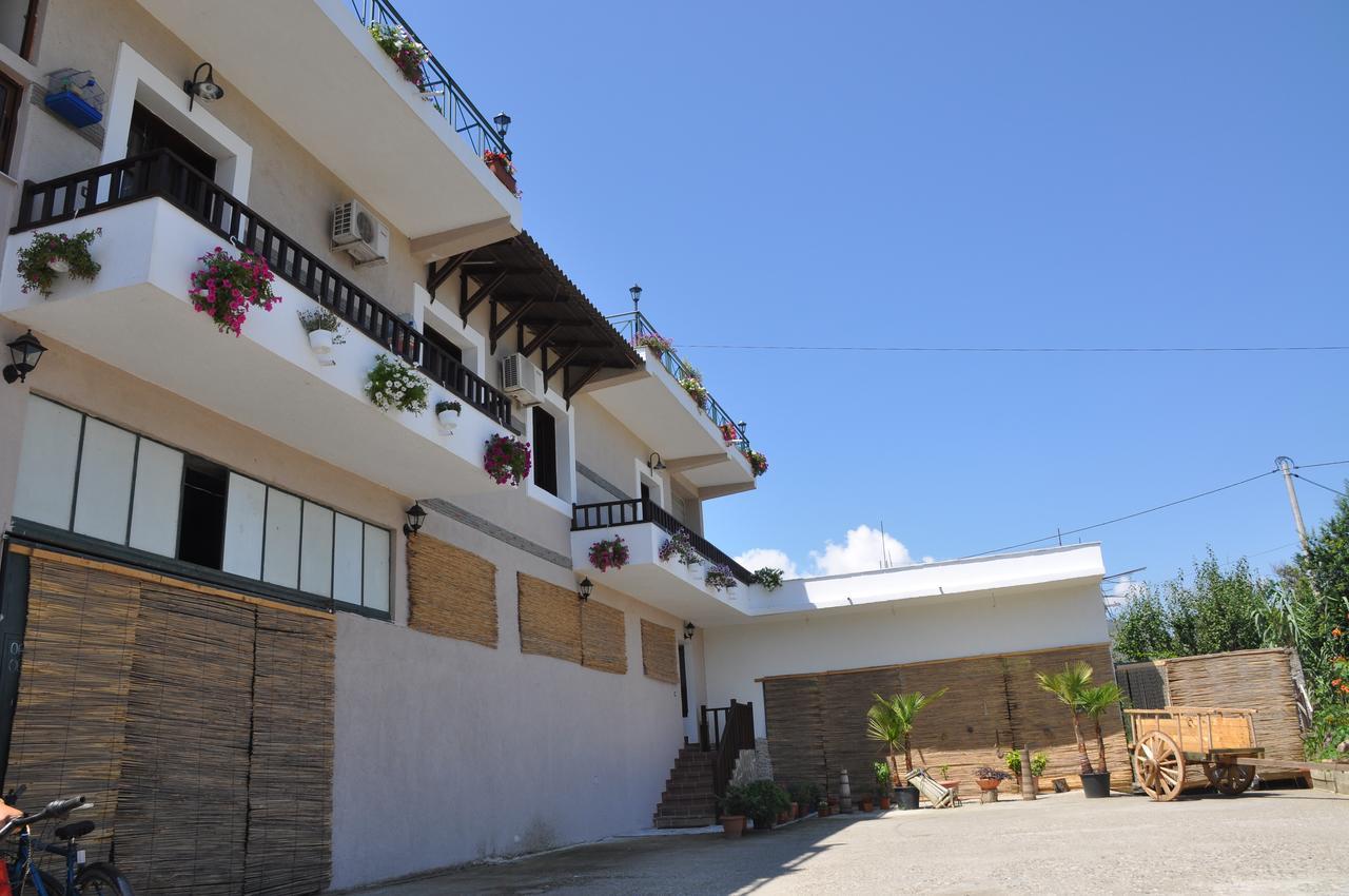 Bed & Breakfast Local Living Edi Berat Dış mekan fotoğraf